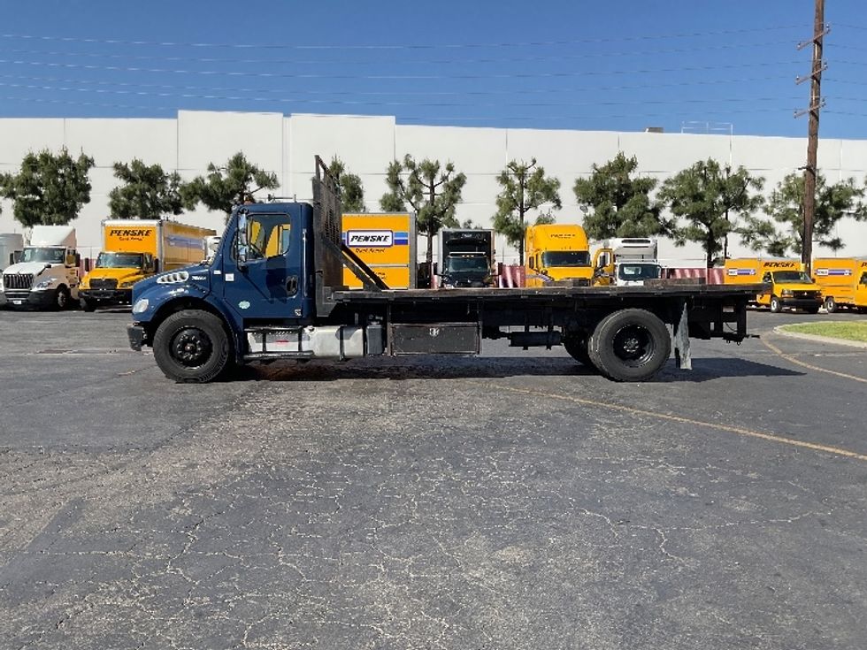 Flatbed Truck-Light and Medium Duty Trucks-Freightliner-2017-M2-Torrance-CA-183,408\n\t\tmiles-$ 40,250 - Image 4