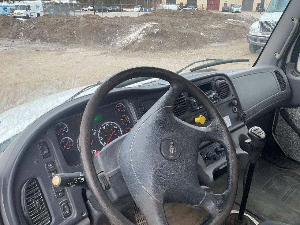 Flatbed Truck-Light and Medium Duty Trucks-Freightliner-2017-M2-Traverse City-MI-199,839\n\t\tmiles-$ 60,500 - Image 17