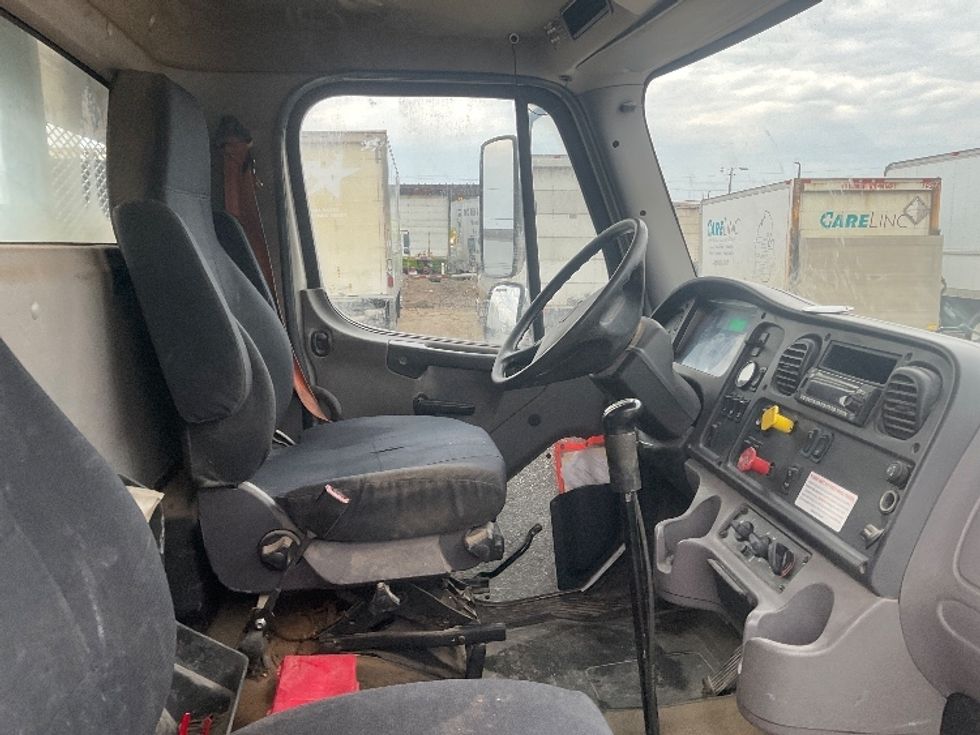 Flatbed Truck-Light and Medium Duty Trucks-Freightliner-2017-M2-Traverse City-MI-199,839\n\t\tmiles-$ 60,500 - Image 22