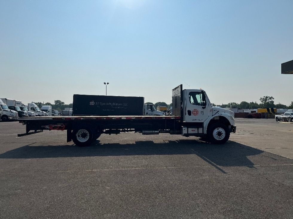 Flatbed Truck-Light and Medium Duty Trucks-Freightliner-2017-M2-Warren-MI-178,482\n\t\tmiles-$ 42,250 - Image 12