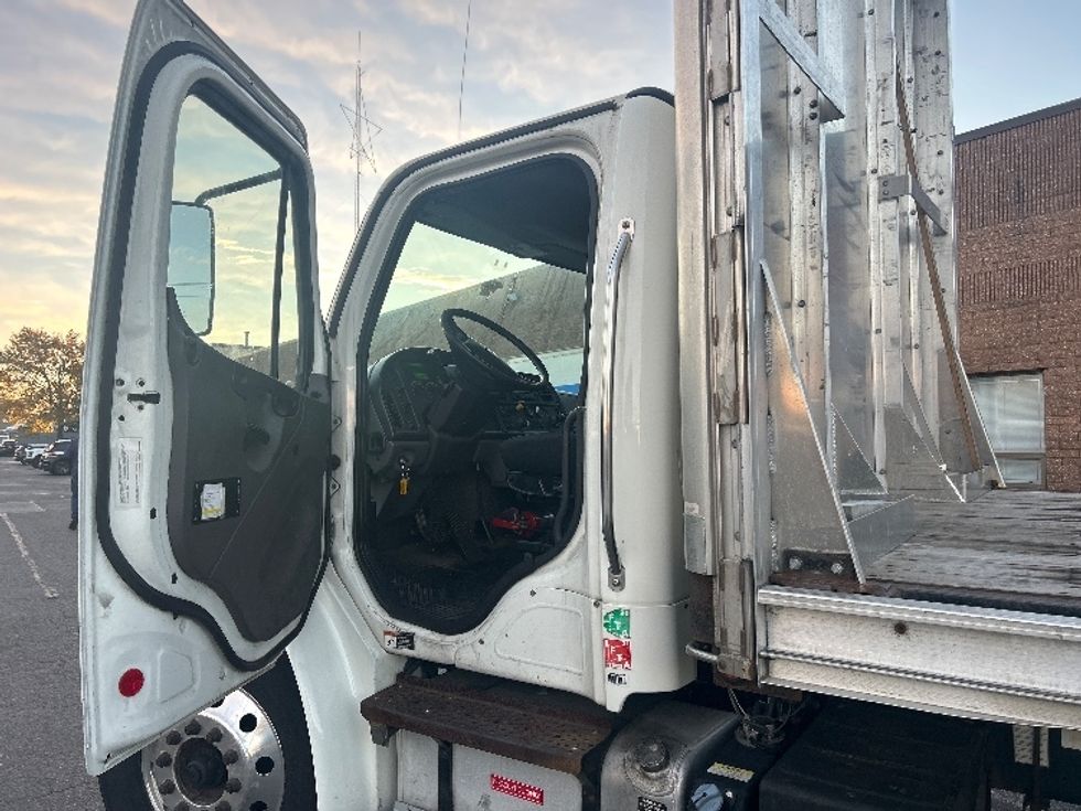 Flatbed Truck-Light and Medium Duty Trucks-Freightliner-2017-M2-West Babylon-NY-379,212\n\t\tmiles-$ 19,000 - Image 13