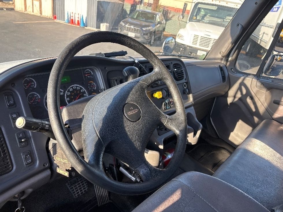 Flatbed Truck-Light and Medium Duty Trucks-Freightliner-2017-M2-West Sacramento-CA-132,616\n\t\tmiles-$ 49,750 - Image 16