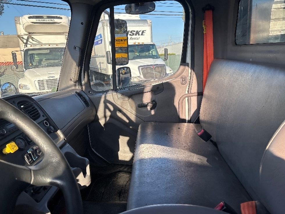 Flatbed Truck-Light and Medium Duty Trucks-Freightliner-2017-M2-West Sacramento-CA-132,616\n\t\tmiles-$ 49,750 - Image 18