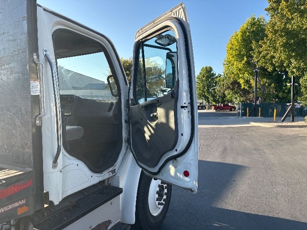 Flatbed Truck-Light and Medium Duty Trucks-Freightliner-2017-M2-West Sacramento-CA-132,616\n\t\tmiles-$ 49,750 - Image 19