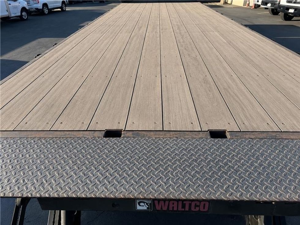 Flatbed Truck-Light and Medium Duty Trucks-Freightliner-2017-M2-West Sacramento-CA-132,616\n\t\tmiles-$ 49,750 - Image 9