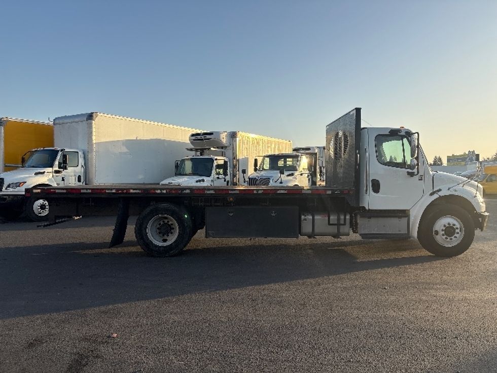 Flatbed Truck-Light and Medium Duty Trucks-Freightliner-2017-M2-West Sacramento-CA-145,154\n\t\tmiles-$ 43,000 - Image 10