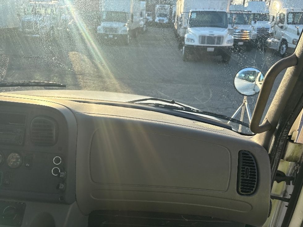 Flatbed Truck-Light and Medium Duty Trucks-Freightliner-2017-M2-West Sacramento-CA-145,154\n\t\tmiles-$ 43,000 - Image 16