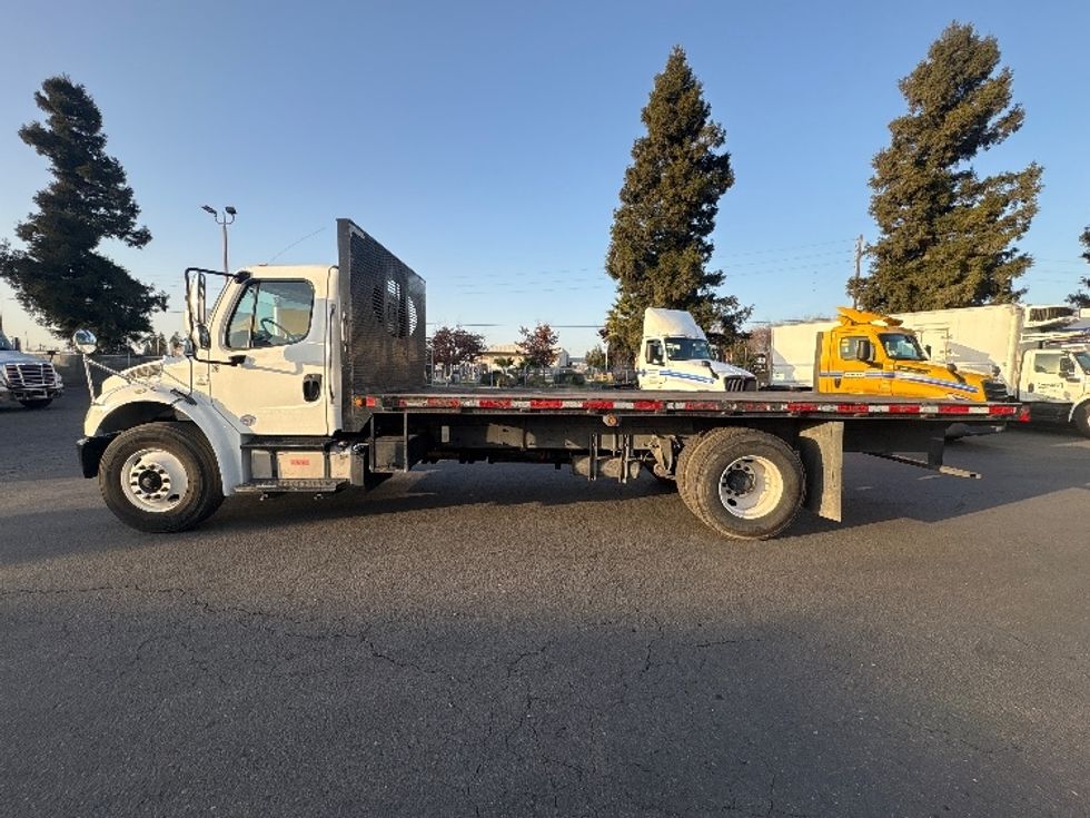 Flatbed Truck-Light and Medium Duty Trucks-Freightliner-2017-M2-West Sacramento-CA-145,154\n\t\tmiles-$ 43,000 - Image 4