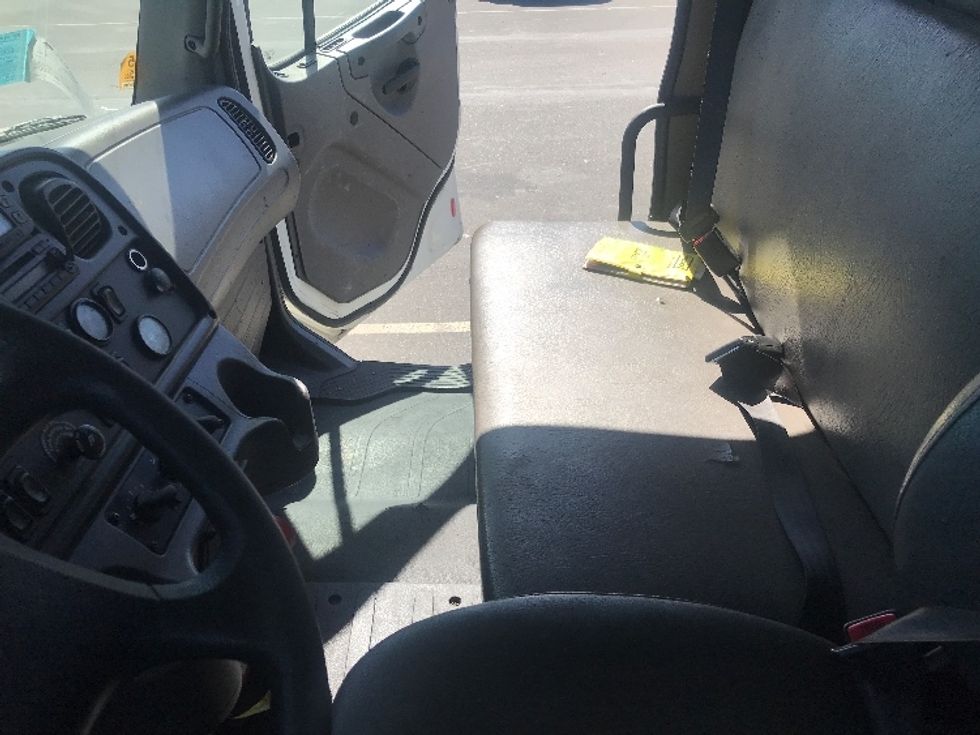 Flatbed Truck-Light and Medium Duty Trucks-Freightliner-2017-M2-West Sacramento-CA-175,699\n\t\tmiles-$ 43,500 - Image 19