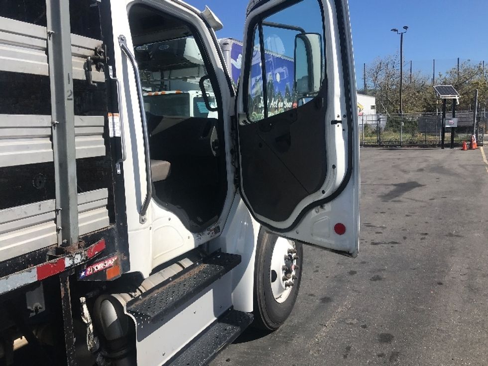Flatbed Truck-Light and Medium Duty Trucks-Freightliner-2017-M2-West Sacramento-CA-175,699\n\t\tmiles-$ 43,500 - Image 20