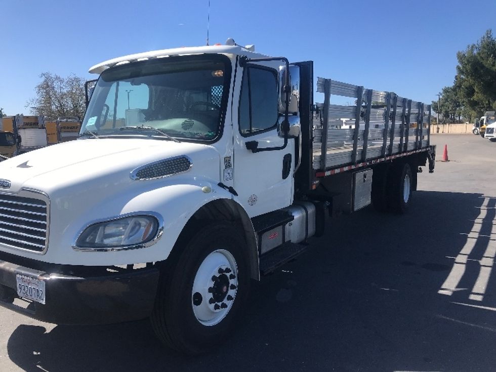 Flatbed Truck-Light and Medium Duty Trucks-Freightliner-2017-M2-West Sacramento-CA-175,699\n\t\tmiles-$ 43,500 - Image 3