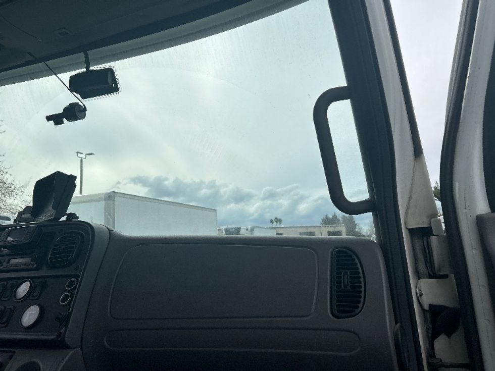 Flatbed Truck-Light and Medium Duty Trucks-Freightliner-2017-M2-West Sacramento-CA-179,188\n\t\tmiles-$ 43,250 - Image 18