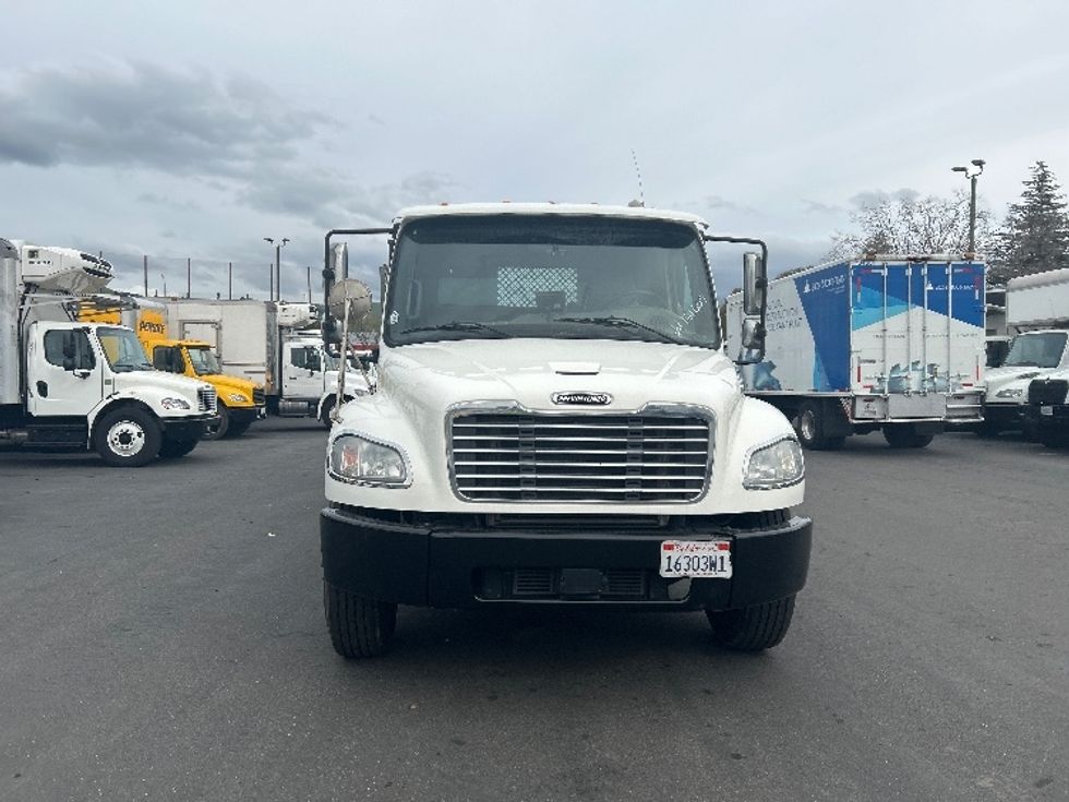Flatbed Truck-Light and Medium Duty Trucks-Freightliner-2017-M2-West Sacramento-CA-179,188\n\t\tmiles-$ 43,250 - Image 2