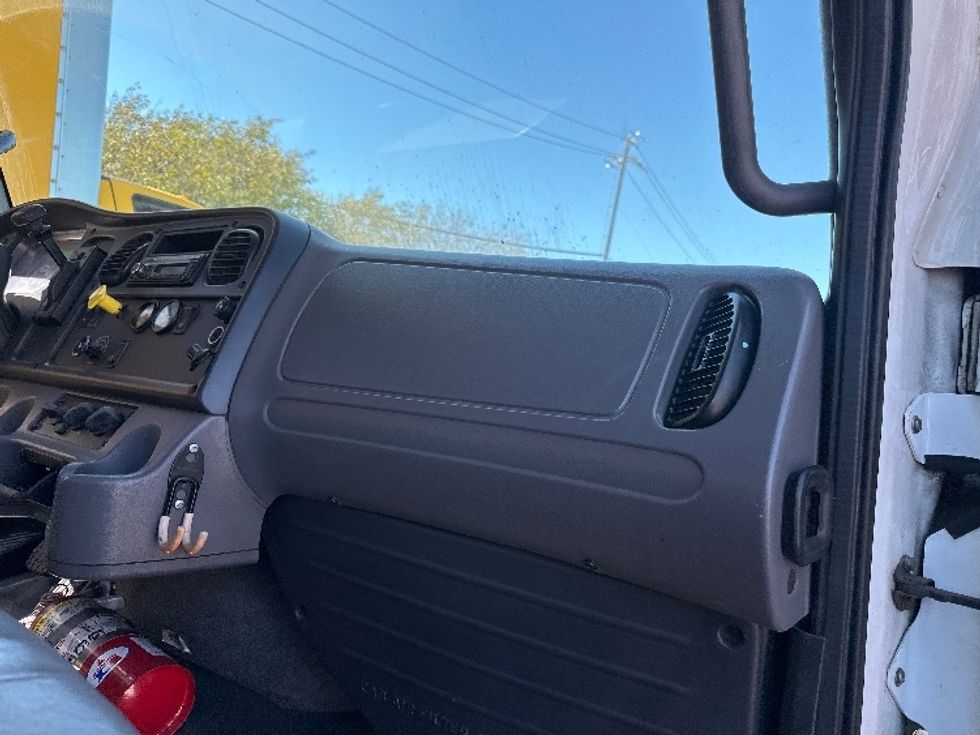 Flatbed Truck-Light and Medium Duty Trucks-Freightliner-2017-M2-West Sacramento-CA-185,423\n\t\tmiles-$ 51,250 - Image 21