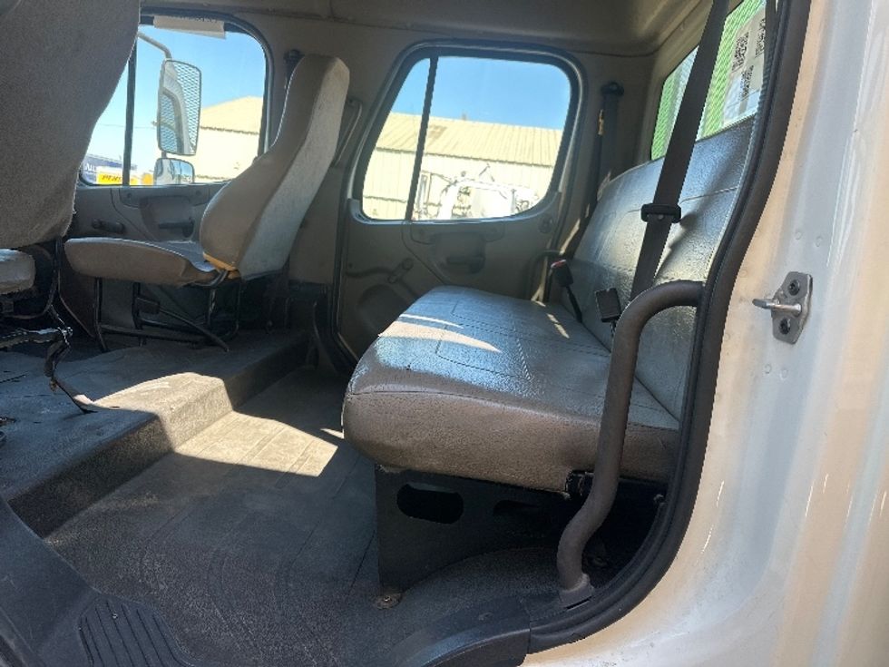 Flatbed Truck-Light and Medium Duty Trucks-Freightliner-2017-M2-West Sacramento-CA-185,423\n\t\tmiles-$ 51,250 - Image 25