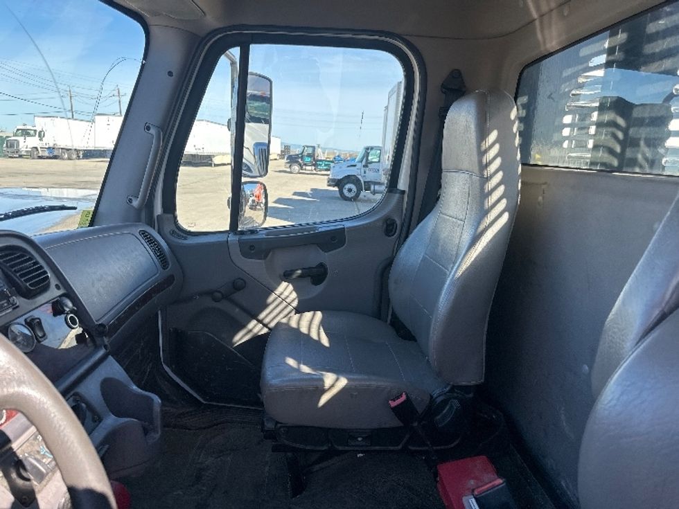 Flatbed Truck-Light and Medium Duty Trucks-Freightliner-2017-M2-West Sacramento-CA-83,462\n\t\tmiles-$ 52,750 - Image 19