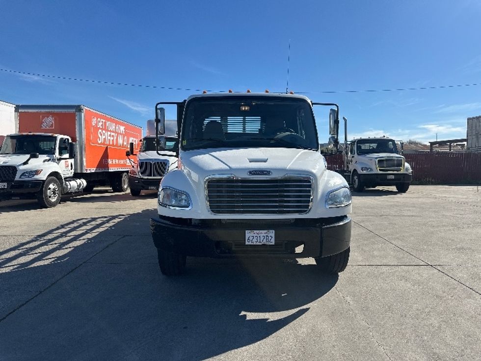 Flatbed Truck-Light and Medium Duty Trucks-Freightliner-2017-M2-West Sacramento-CA-83,462\n\t\tmiles-$ 52,750 - Image 2