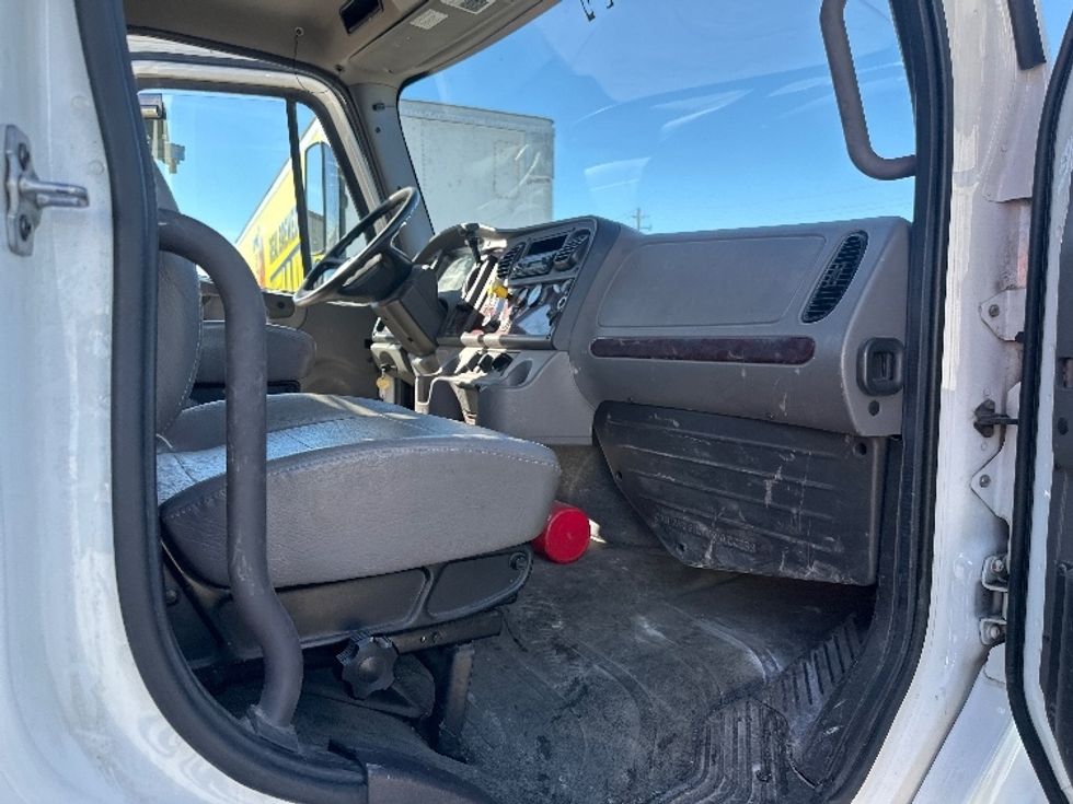 Flatbed Truck-Light and Medium Duty Trucks-Freightliner-2017-M2-West Sacramento-CA-83,462\n\t\tmiles-$ 52,750 - Image 20