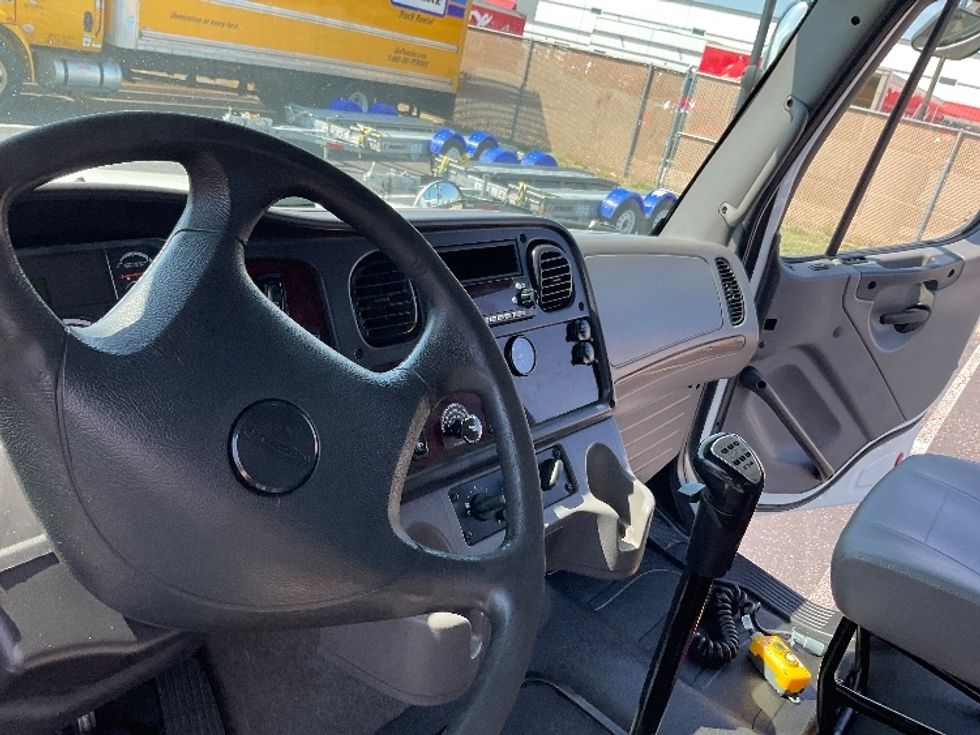 Flatbed Truck-Light and Medium Duty Trucks-Freightliner-2017-M211264S-Colorado Springs-CO-229,773\n\t\tmiles-$ 81,750 - Image 14