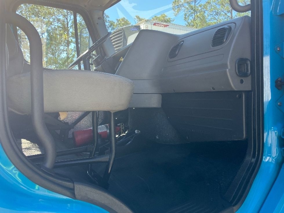 Flatbed Truck-Light and Medium Duty Trucks-Freightliner-2017-M211264S-Daytona Beach-FL-684,494\n\t\tmiles-$ 54,000 - Image 20