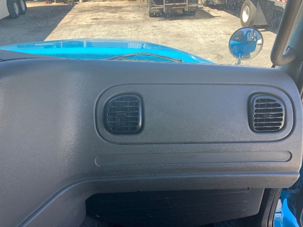 Flatbed Truck-Light and Medium Duty Trucks-Freightliner-2017-M211264S-Daytona Beach-FL-684,494\n\t\tmiles-$ 54,000 - Image 21