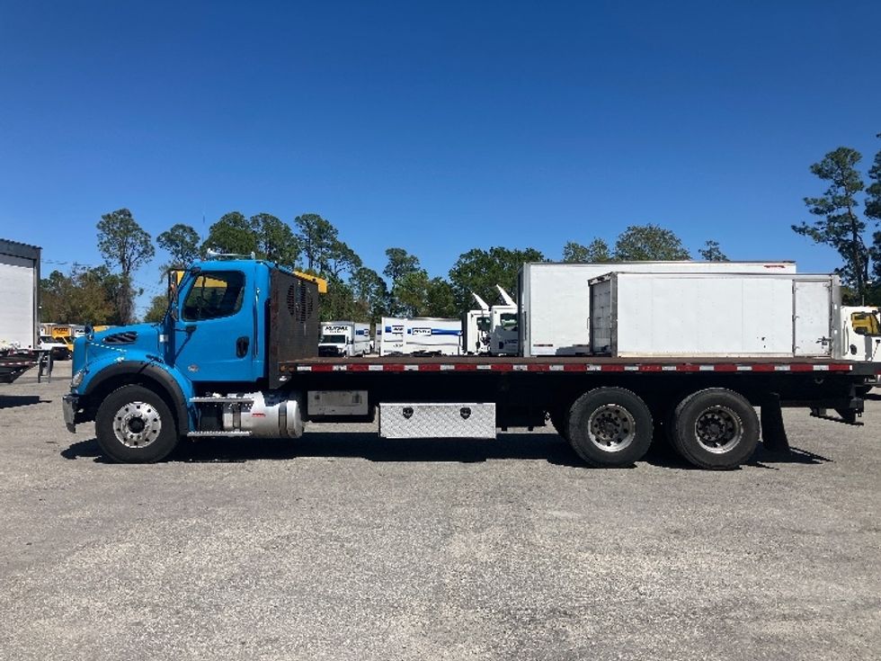 Flatbed Truck-Light and Medium Duty Trucks-Freightliner-2017-M211264S-Daytona Beach-FL-684,494\n\t\tmiles-$ 54,000 - Image 4