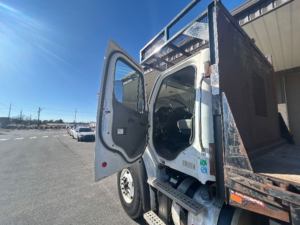 Flatbed Truck-Light and Medium Duty Trucks-Freightliner-2017-M211264S-Lowell-AR-113,456\n\t\tmiles-$ 94,250 - Image 12