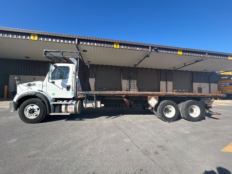 Flatbed Truck-Light and Medium Duty Trucks-Freightliner-2017-M211264S-Lowell-AR-113,456\n\t\tmiles-$ 94,250 - Image 4