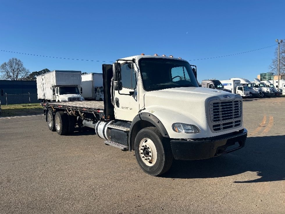 Flatbed Truck-Light and Medium Duty Trucks-Freightliner-2017-M211264S-Mebane-NC-157,649\n\t\tmiles-$ 92,000 - Image 1