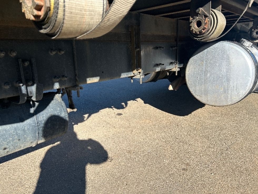 Flatbed Truck-Light and Medium Duty Trucks-Freightliner-2017-M211264S-Mebane-NC-157,649\n\t\tmiles-$ 92,000 - Image 11