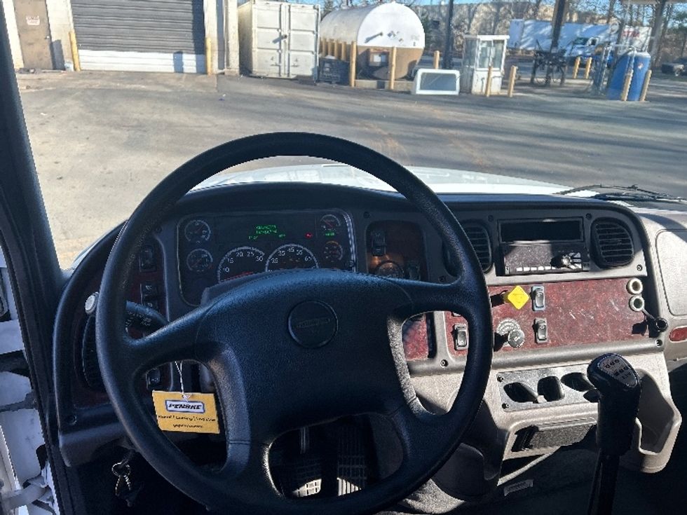 Flatbed Truck-Light and Medium Duty Trucks-Freightliner-2017-M211264S-Mebane-NC-157,649\n\t\tmiles-$ 92,000 - Image 15