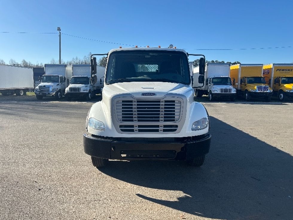 Flatbed Truck-Light and Medium Duty Trucks-Freightliner-2017-M211264S-Mebane-NC-157,649\n\t\tmiles-$ 92,000 - Image 2