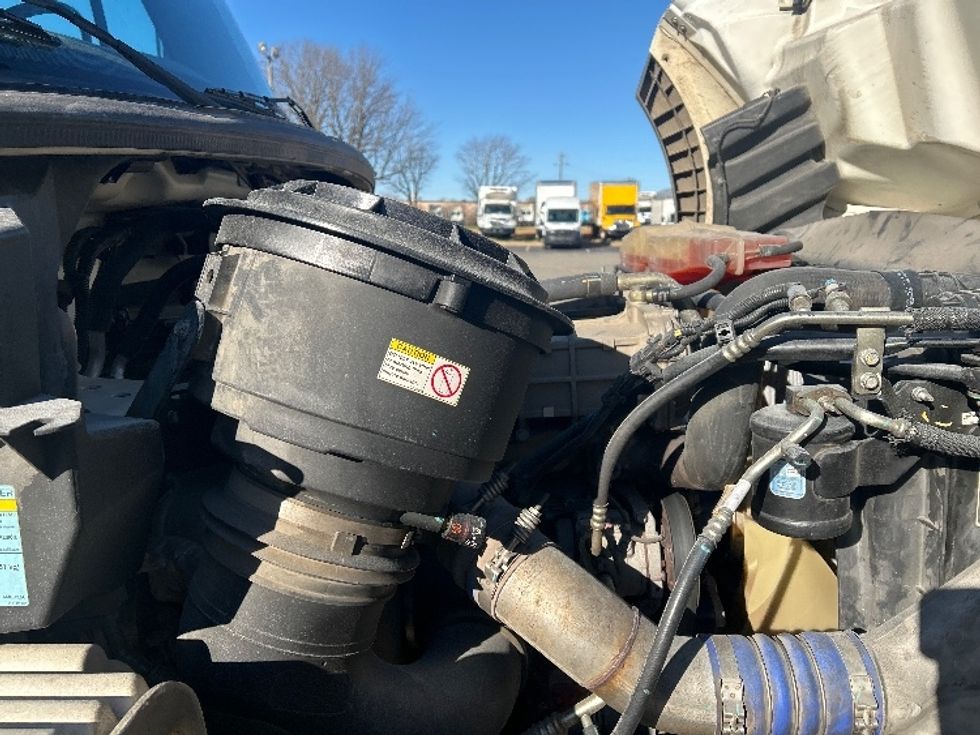 Flatbed Truck-Light and Medium Duty Trucks-Freightliner-2017-M211264S-Mebane-NC-157,649\n\t\tmiles-$ 92,000 - Image 20