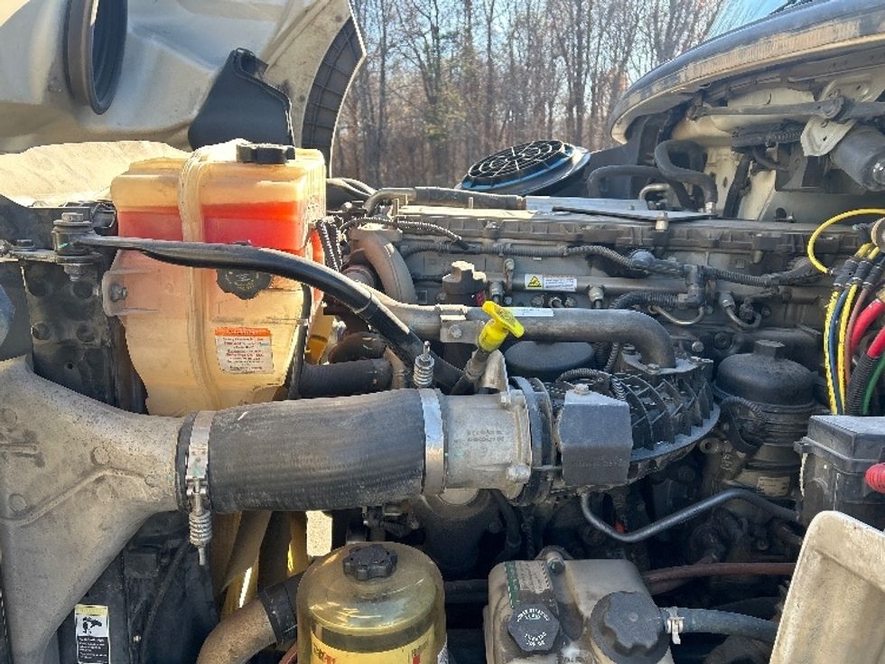 Flatbed Truck-Light and Medium Duty Trucks-Freightliner-2017-M211264S-Mebane-NC-157,649\n\t\tmiles-$ 92,000 - Image 21