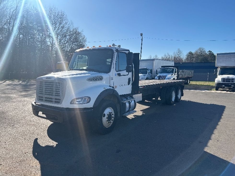 Flatbed Truck-Light and Medium Duty Trucks-Freightliner-2017-M211264S-Mebane-NC-157,649\n\t\tmiles-$ 92,000 - Image 3