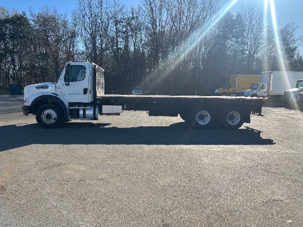 Flatbed Truck-Light and Medium Duty Trucks-Freightliner-2017-M211264S-Mebane-NC-157,649\n\t\tmiles-$ 92,000 - Image 4