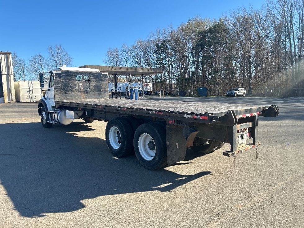 Flatbed Truck-Light and Medium Duty Trucks-Freightliner-2017-M211264S-Mebane-NC-157,649\n\t\tmiles-$ 92,000 - Image 6