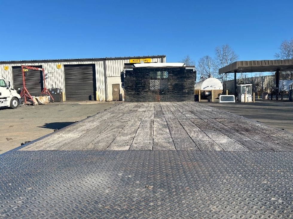 Flatbed Truck-Light and Medium Duty Trucks-Freightliner-2017-M211264S-Mebane-NC-157,649\n\t\tmiles-$ 92,000 - Image 8