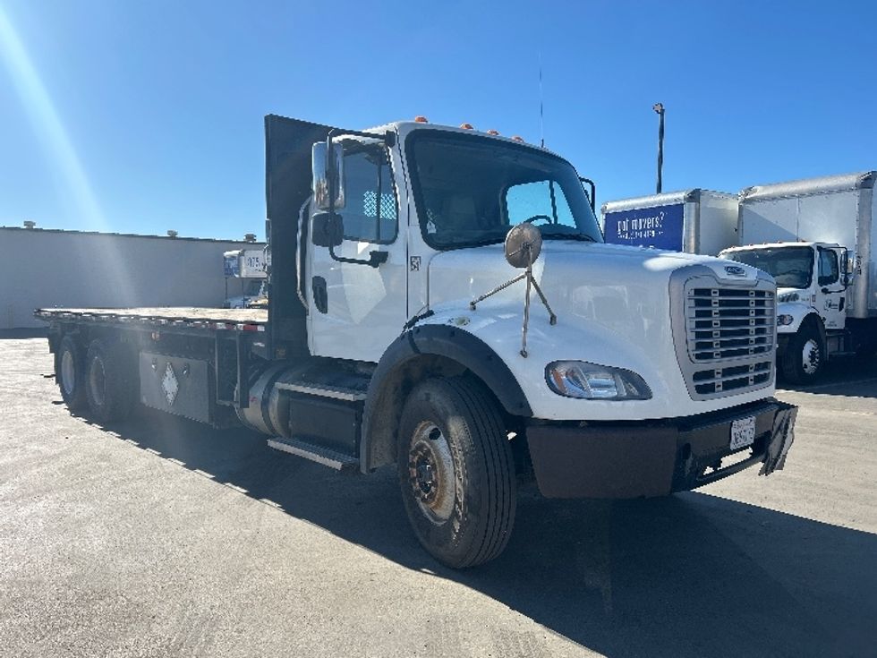Flatbed Truck-Light and Medium Duty Trucks-Freightliner-2017-M211264S-Santa Maria-CA-211,450\n\t\tmiles-$ 88,000 - Image 1