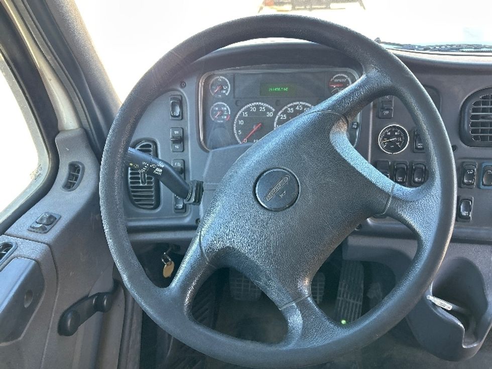 Flatbed Truck-Light and Medium Duty Trucks-Freightliner-2017-M211264S-Santa Maria-CA-211,450\n\t\tmiles-$ 88,000 - Image 13