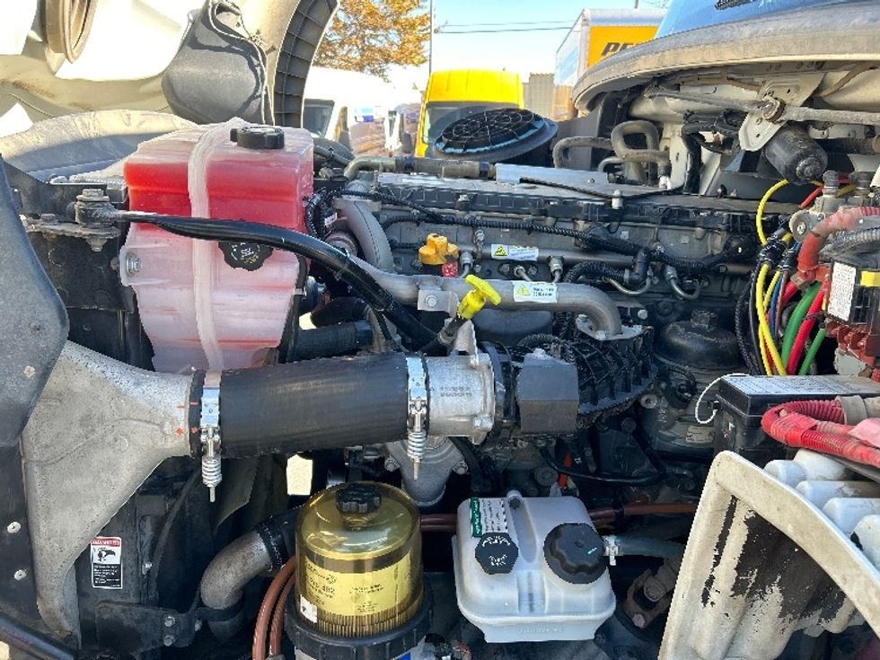 Flatbed Truck-Light and Medium Duty Trucks-Freightliner-2017-M211264S-Santa Maria-CA-211,450\n\t\tmiles-$ 88,000 - Image 20