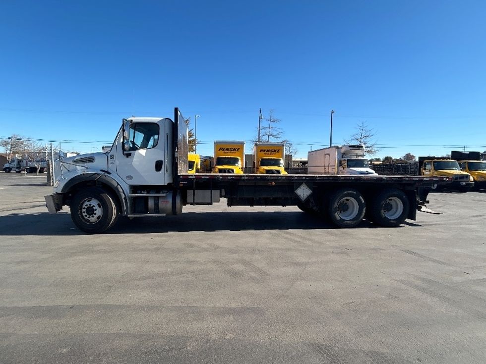 Flatbed Truck-Light and Medium Duty Trucks-Freightliner-2017-M211264S-Santa Maria-CA-211,450\n\t\tmiles-$ 88,000 - Image 4