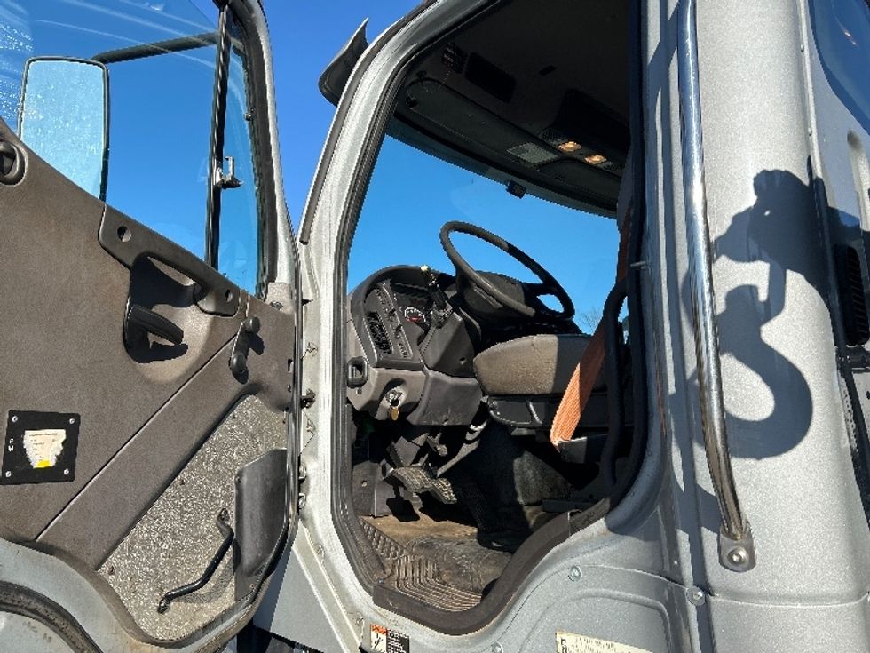 Flatbed Truck-Light and Medium Duty Trucks-Freightliner-2018-114SD-Chattanooga-TN-225,003\n\t\tmiles-$ 100,000 - Image 11