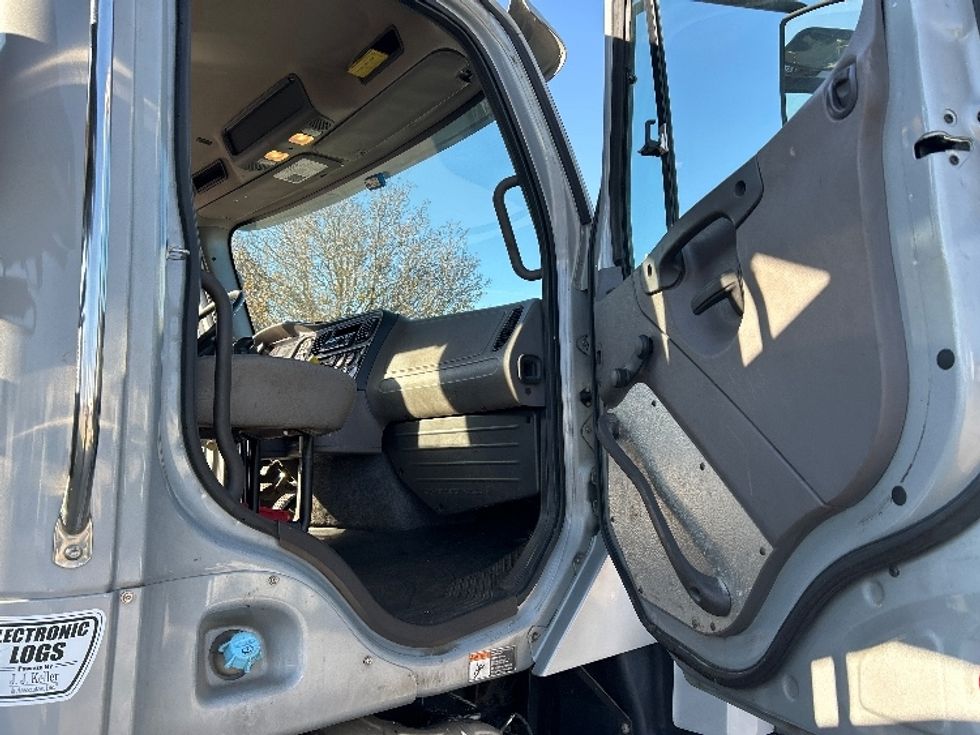 Flatbed Truck-Light and Medium Duty Trucks-Freightliner-2018-114SD-Chattanooga-TN-225,003\n\t\tmiles-$ 100,000 - Image 15