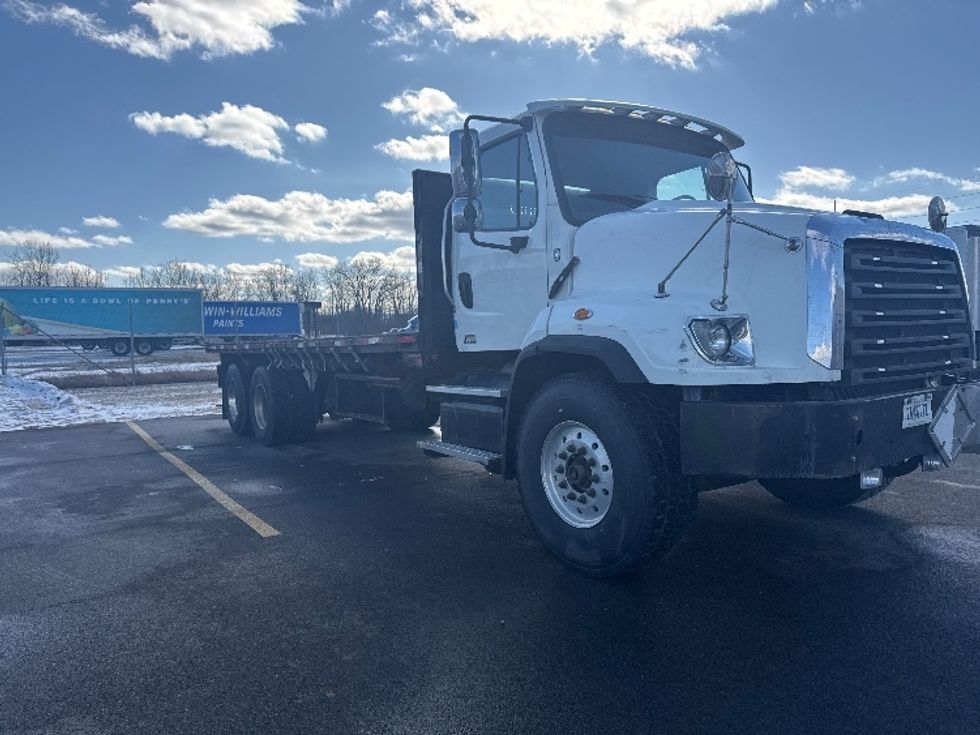 Flatbed Truck-Light and Medium Duty Trucks-Freightliner-2018-114SD-Elmira-NY-288,080\n\t\tmiles-$ 103,750 - Image 1
