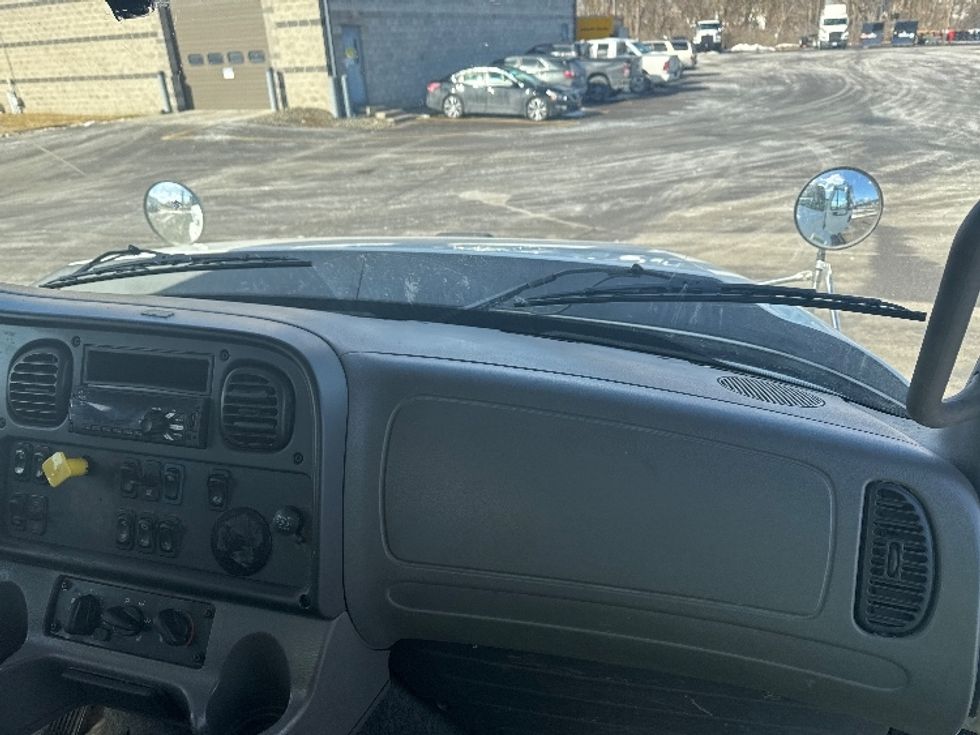 Flatbed Truck-Light and Medium Duty Trucks-Freightliner-2018-114SD-Elmira-NY-288,080\n\t\tmiles-$ 103,750 - Image 16