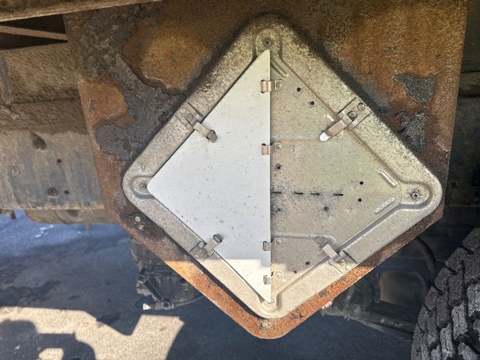 Flatbed Truck-Light and Medium Duty Trucks-Freightliner-2018-114SD-Elmira-NY-288,080\n\t\tmiles-$ 103,750 - Image 21