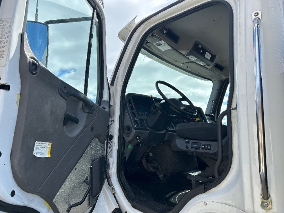 Flatbed Truck-Light and Medium Duty Trucks-Freightliner-2018-114SD-Lansing-MI-241,507\n\t\tmiles-$ 102,500 - Image 16