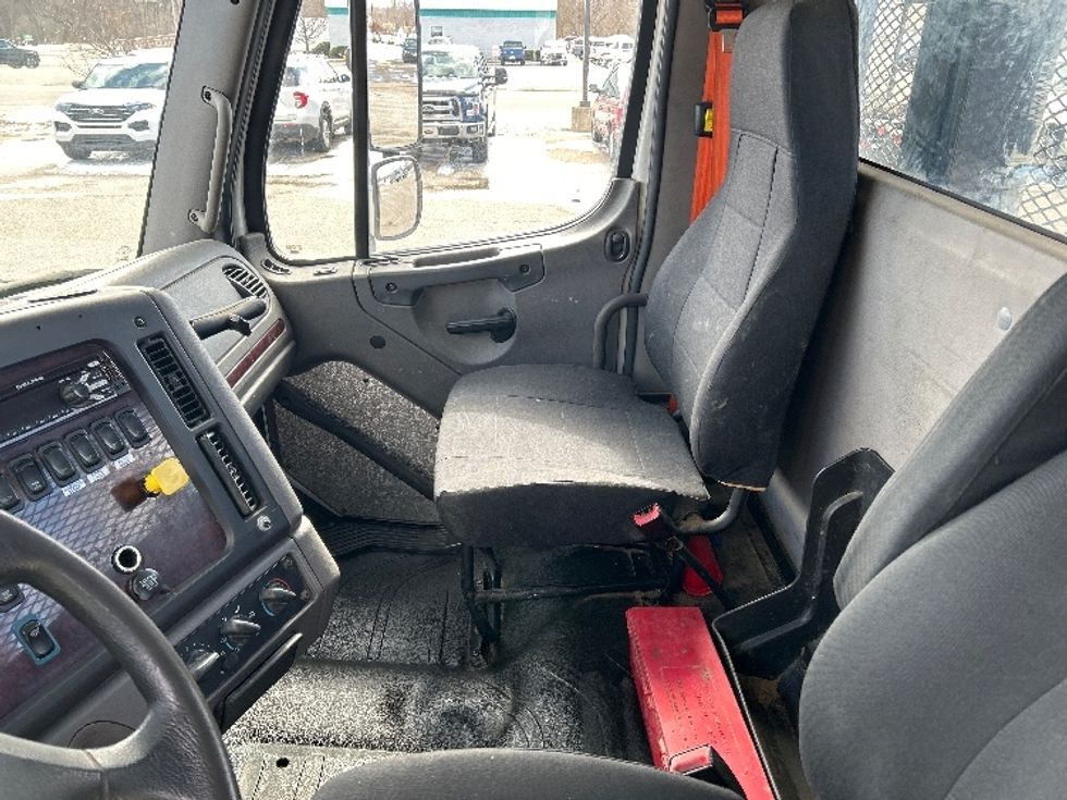 Flatbed Truck-Light and Medium Duty Trucks-Freightliner-2018-114SD-Lansing-MI-241,507\n\t\tmiles-$ 102,500 - Image 19