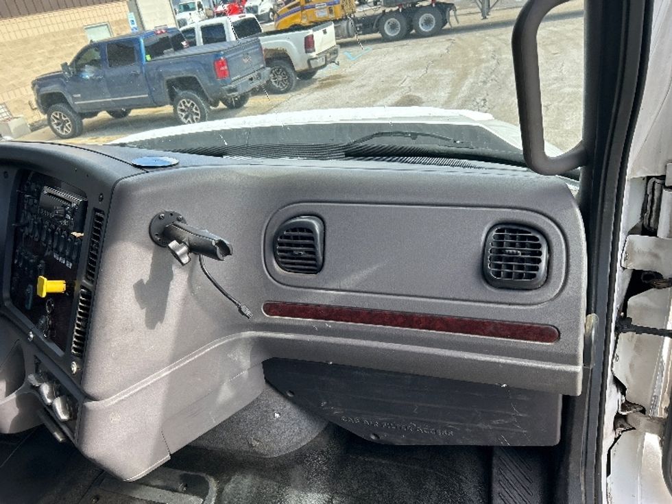 Flatbed Truck-Light and Medium Duty Trucks-Freightliner-2018-114SD-Lansing-MI-241,507\n\t\tmiles-$ 102,500 - Image 21